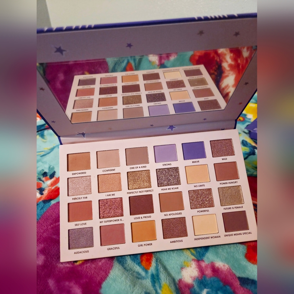 Ciate London I am a Woman What's Your Superpower Vol 2 Eyeshadow Palette 35g